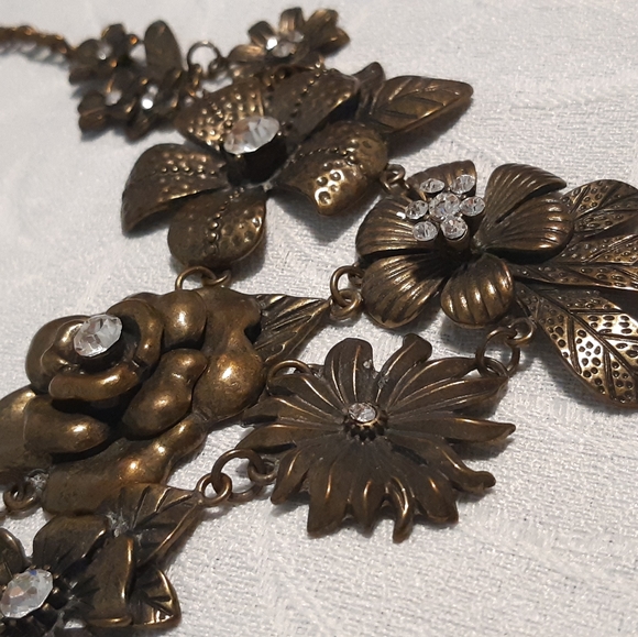 VTG,Bronze Floral 3D Necklace, With Rhinestones, - Picture 3 of 10